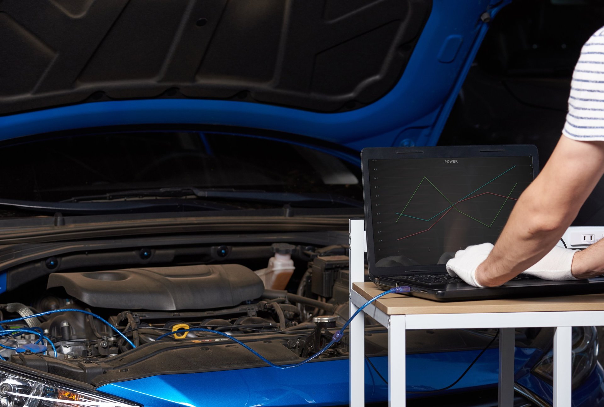 Tuning car engine on computer